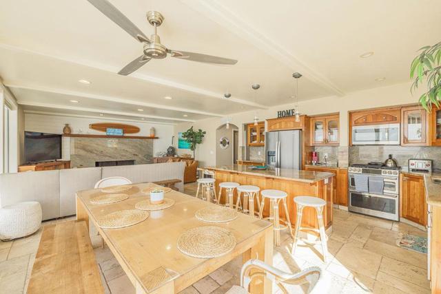 22818 E Cliff Drive, Santa Cruz CA: https://media.crmls.org/mediaz/0c14e7d9-3d2e-4a28-94ff-e180c63ec2a6.jpg