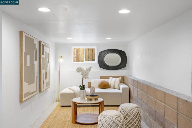 110 Twin Peaks Drive, Walnut Creek CA: https://media.crmls.org/mediaz/0c150a51-237b-44be-a807-32186f42a727.jpg