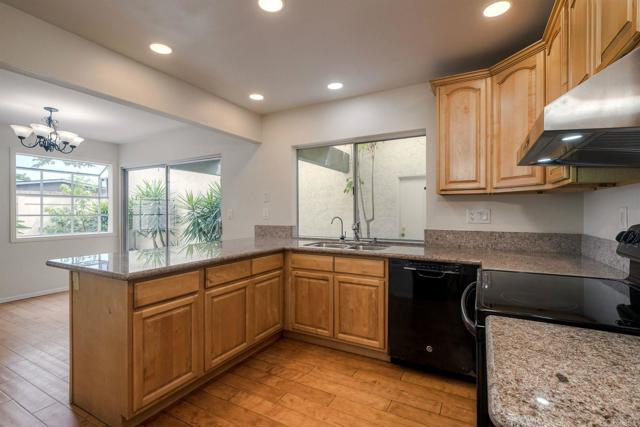 Detail Gallery Image 7 of 28 For 213 Countryhaven Rd, Encinitas,  CA 92024 - 3 Beds | 2/1 Baths