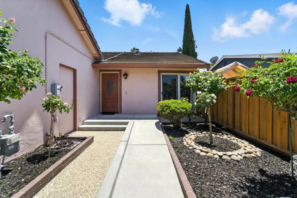 2106 Turnhouse Lane