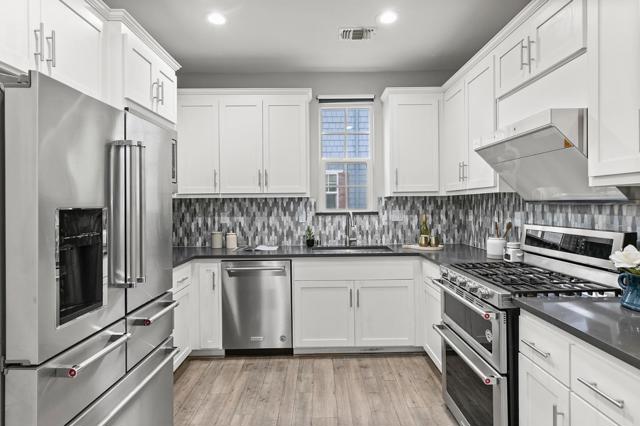 3718 Pyramid Way, Mountain View CA: https://media.crmls.org/mediaz/0c163823-177a-45bd-b14f-a9505b1ca435.jpg