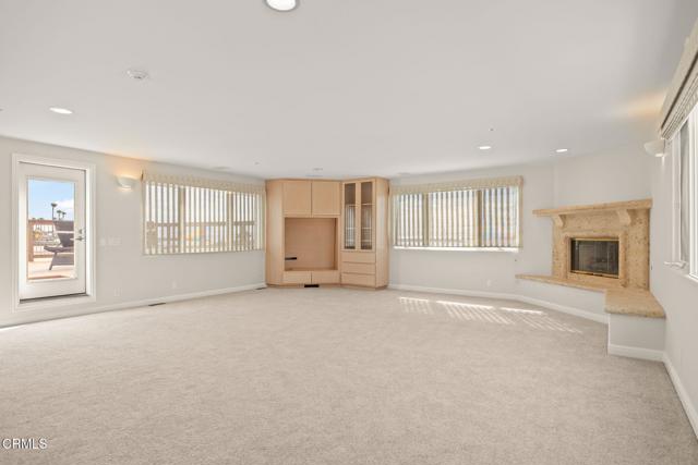 3097 Bayshore Avenue, Ventura CA: https://media.crmls.org/mediaz/0c164875-f155-4e6c-bdbb-3a687771722e.jpg