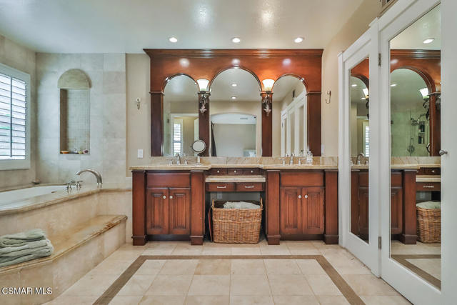 963 Corte Augusta, Camarillo CA: https://media.crmls.org/mediaz/0c168ac3-de16-44b1-b929-db7b63006339.jpg