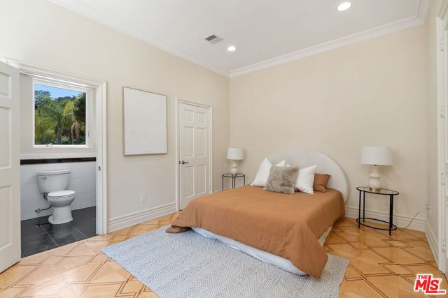 16980 Escalon Drive, Encino CA: https://media.crmls.org/mediaz/0c1719be-686d-4686-a90f-6fc5c0e112df.jpg