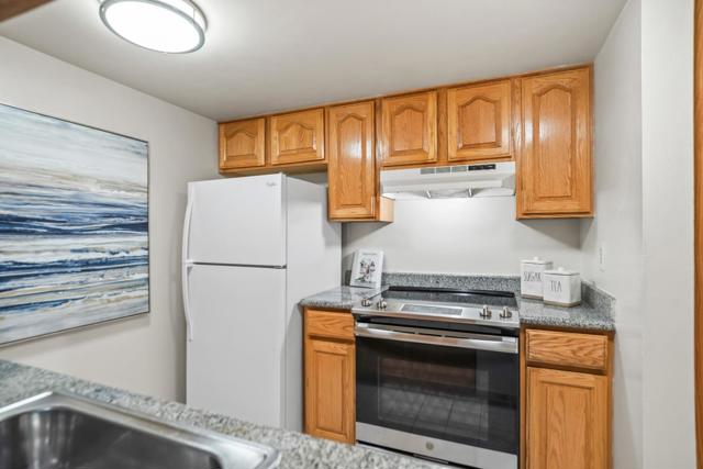 205 W Red Oak Drive, Sunnyvale CA: https://media.crmls.org/mediaz/0c1753dc-69e4-447f-8fd0-72211887b0a9.jpg