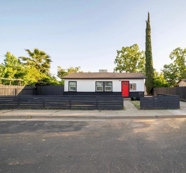 1590 Dale Avenue, Merced CA: https://media.crmls.org/mediaz/0c175c51-0b6f-4afb-8208-098433773a88.jpg