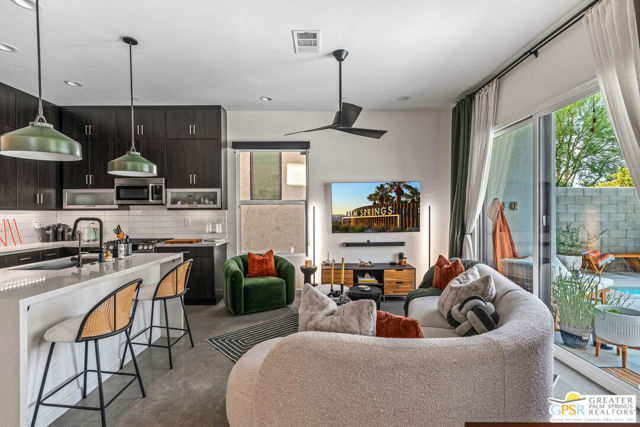482 Paragon Loop, Palm Springs CA: https://media.crmls.org/mediaz/0c1871f2-0dd3-452d-82f1-dce60570f1e0.jpg