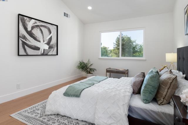 498 Via Royal, Walnut Creek CA: https://media.crmls.org/mediaz/0c18fc3d-81e9-4747-85fc-f63144eba527.jpg
