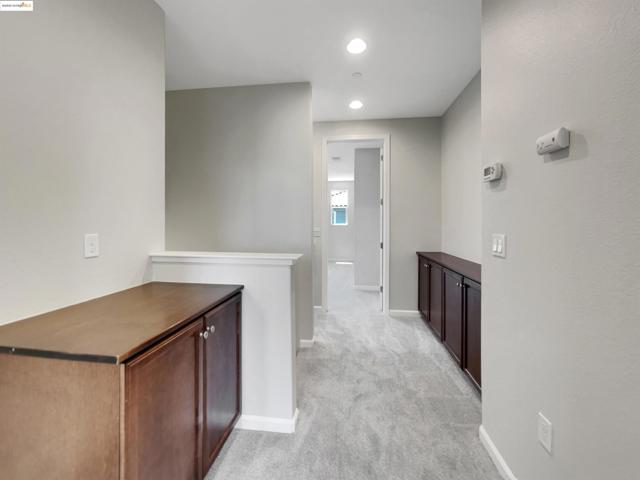 789 King Palm Ln, Brentwood CA: https://media.crmls.org/mediaz/0c19af43-57e7-4cda-83a8-48bf4e4c87ad.jpg
