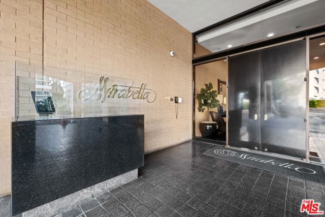 10430 Wilshire Boulevard, Los Angeles CA: https://media.crmls.org/mediaz/0c1b2df7-c56c-4ace-afbd-a49e6916e92a.jpg
