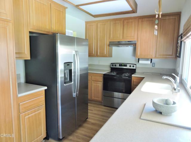 2209 Aspenpark Court, Thousand Oaks CA: https://media.crmls.org/mediaz/0c1b3322-ce0c-482e-a7d4-56fc6cf00162.jpg