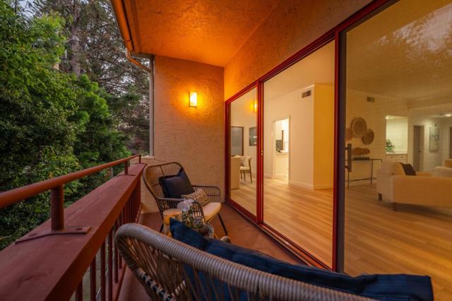 10 9th Avenue, San Mateo CA: https://media.crmls.org/mediaz/0c1bd141-f538-4f92-a19e-d3841879d94c.jpg