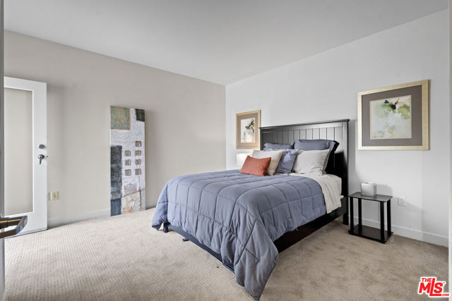 436 S Virgil Avenue, Los Angeles CA: https://media.crmls.org/mediaz/0c1c62bc-16b1-4da3-91cd-ccfe062dd705.jpg