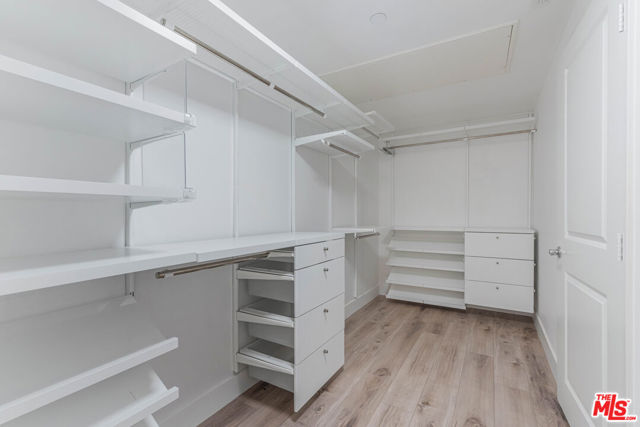 7100 Playa Vista Drive, Playa Vista CA: https://media.crmls.org/mediaz/0c1cf90c-3f4d-4bb4-97d6-b40aa0d1ef62.jpg