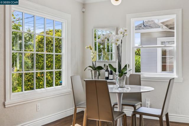 3036 Delaware St, Oakland CA: https://media.crmls.org/mediaz/0c1d4bed-a8c7-40f2-acbe-59516a25d082.jpg