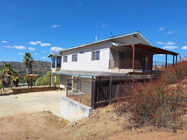 11535 Rocky Ln, Lakeside CA: https://media.crmls.org/mediaz/0c1d8eb5-a903-4f3f-9c2b-eac15087afee.jpg