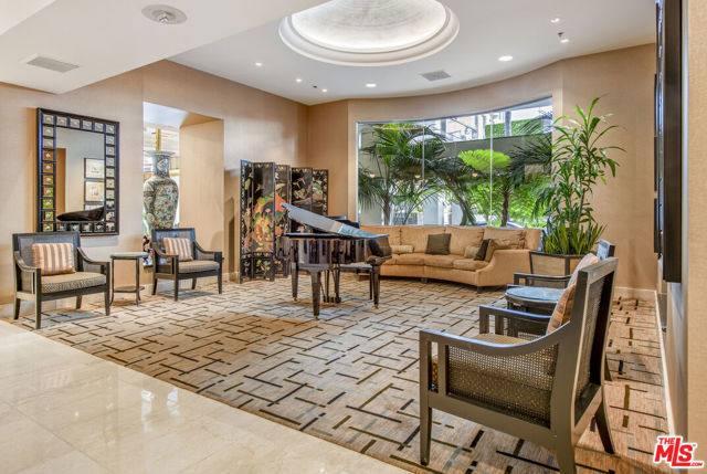 10724 Wilshire Boulevard, Los Angeles CA: https://media.crmls.org/mediaz/0c1e9a56-75ae-425a-a679-8df733e5cbdb.jpg