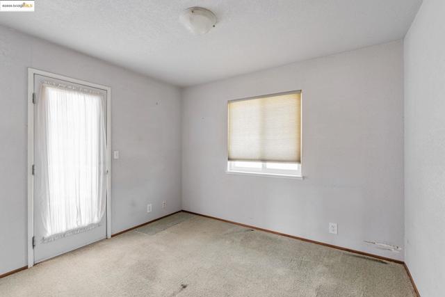 2116 LUNA AVENUE, San Leandro CA: https://media.crmls.org/mediaz/0c1f4cb7-975f-4bf4-91e3-27f89b35144b.jpg