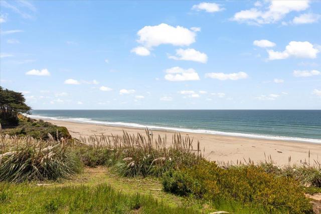 29 Seascape Resort Drive, Aptos CA: https://media.crmls.org/mediaz/0c1f4de5-5965-4d89-bc9d-b594a6ff9aec.jpg