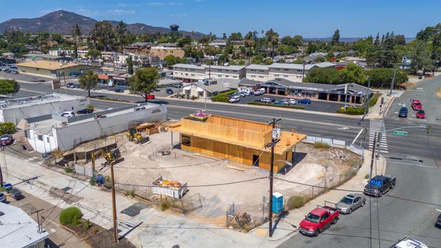 2201 Fletcher Pkwy, El Cajon CA: https://media.crmls.org/mediaz/0c211c46-58ed-4657-a139-4c947316366b.jpg