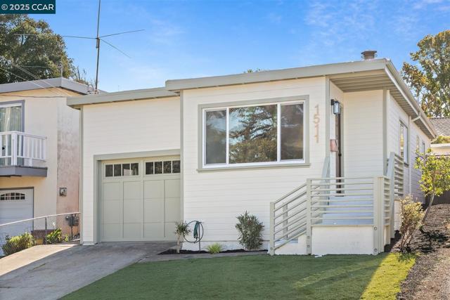1511 Olive Ave, Richmond CA: https://media.crmls.org/mediaz/0c221349-b932-4e90-acab-2d34abdf2e96.jpg