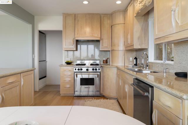 1971 Hoover Ave, Oakland CA: https://media.crmls.org/mediaz/0c22761c-0225-4f9c-8067-02ff5f5531f3.jpg
