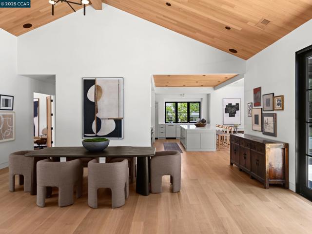 3364 Las Huertas Rd, Lafayette CA: https://media.crmls.org/mediaz/0c22918b-6d0b-4a73-a980-3208015eeff3.jpg