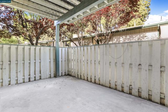 5425 Concord Blvd, Concord CA: https://media.crmls.org/mediaz/0c2294fd-6156-4a80-8181-0764c3621920.jpg