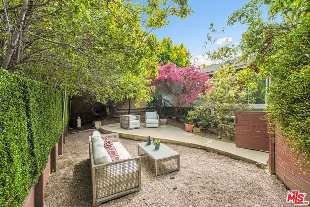 828 Hill Street, Santa Monica CA: https://media.crmls.org/mediaz/0c22b392-98b8-486f-8e4a-e9fc37f84ab5.jpg