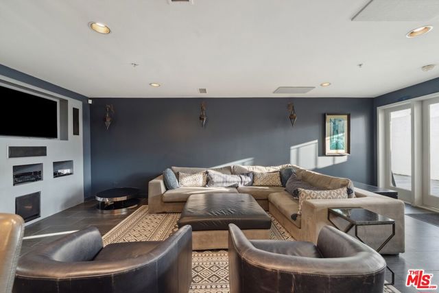 2029 Mount Olympus Drive, Los Angeles CA: https://media.crmls.org/mediaz/0c23c927-ad38-4903-90a0-56ddc83e47ad.jpg