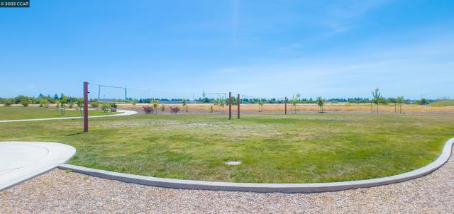 3805 Havengate Way, Sacramento CA: https://media.crmls.org/mediaz/0c23d3ff-b9e5-4ea6-9eb4-a1acd96239b7.jpg