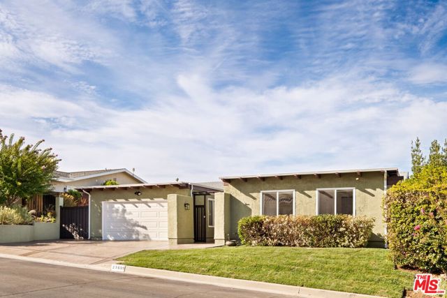 23699 Sandalwood Street photo 4