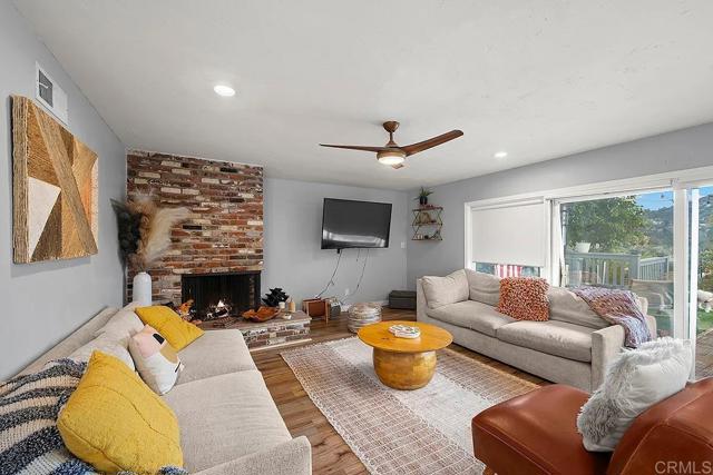 Detail Gallery Image 9 of 28 For 4636 Panorama Dr, La Mesa,  CA 91941 - 3 Beds | 2 Baths