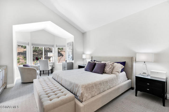 751 Lynnmere Drive, Thousand Oaks CA: https://media.crmls.org/mediaz/0c268197-29c9-4c46-b577-4b8f136f7c6f.jpg