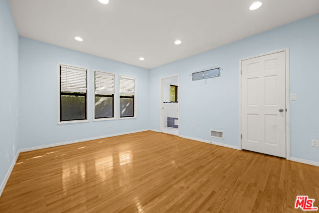 1147 S Point View Street, Los Angeles CA: https://media.crmls.org/mediaz/0c26a1bb-1a73-4929-b1c5-7ba432f4360a.jpg
