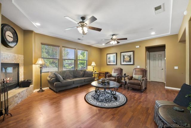 5545 Nanday Ct, Oceanside CA: https://media.crmls.org/mediaz/0c26cc4f-695e-458d-b364-c3b76f59fcf3.jpg