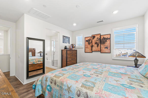 490 Jubilee Place, Santa Paula CA: https://media.crmls.org/mediaz/0c270e54-a81e-4f29-8809-e5b29a4d3c96.jpg