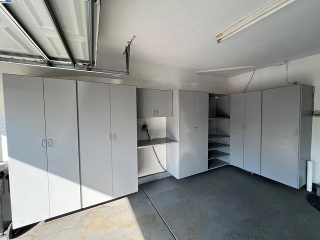 727 Paradise Valley Ct, Danville CA: https://media.crmls.org/mediaz/0c272090-32d6-4653-853a-247c8674790a.jpg
