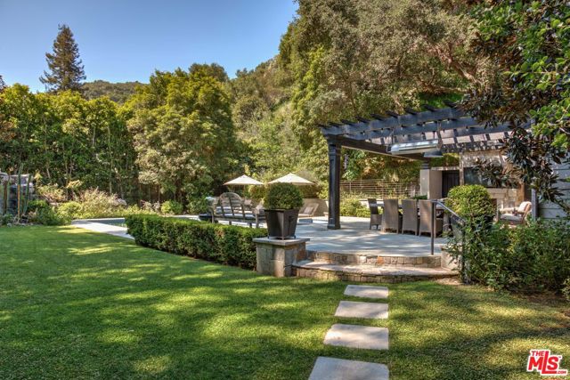 1857 Benedict Canyon Drive, Beverly Hills CA: https://media.crmls.org/mediaz/0c27388c-d8a2-4a36-8be8-6e9d3a8199e6.jpg