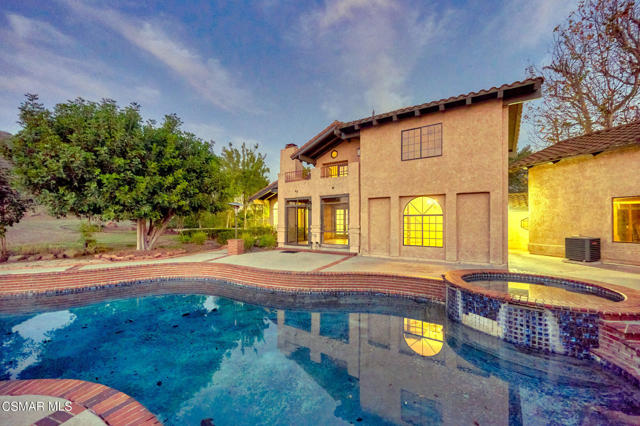 751 Wildwood Avenue, Thousand Oaks CA: https://media.crmls.org/mediaz/0c277758-7ccc-417d-94ab-89fae231a58f.jpg