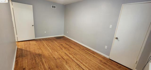 3009 Park Blvd, Oakland CA: https://media.crmls.org/mediaz/0c27c9a4-6ad1-4b9e-98d2-c93e02ad38bc.jpg