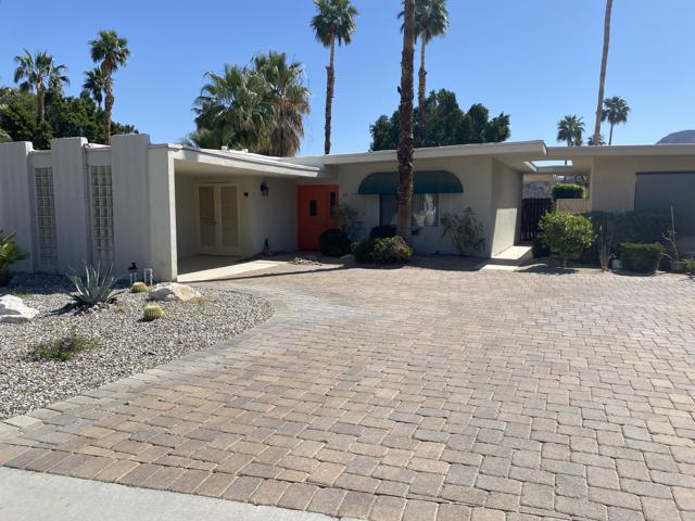 48190 Birdie Way, Palm Desert CA: https://media.crmls.org/mediaz/0c27dcc8-340f-4d6b-b4ec-cb3fdd56f687.jpg