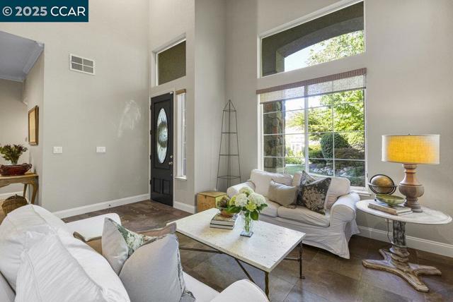 82 BEAR PLACE, Clayton CA: https://media.crmls.org/mediaz/0c28463c-a860-4ca4-af3e-010a19fd56d9.jpg