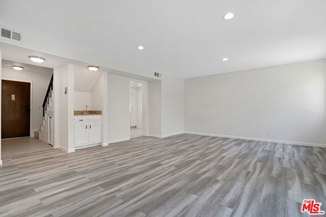 11274 West Morrison Street, 3 photo 6