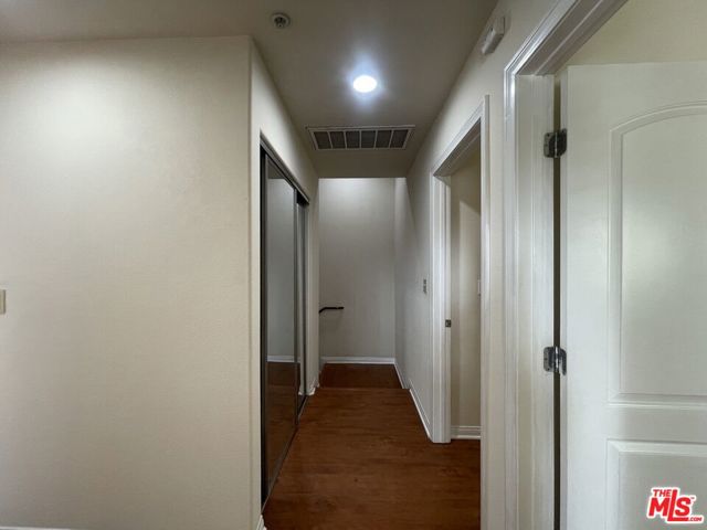 15024 Magnolia Boulevard, Sherman Oaks CA: https://media.crmls.org/mediaz/0c28f7cf-7f5c-49b2-b3e1-e5f1da9c5c0d.jpg