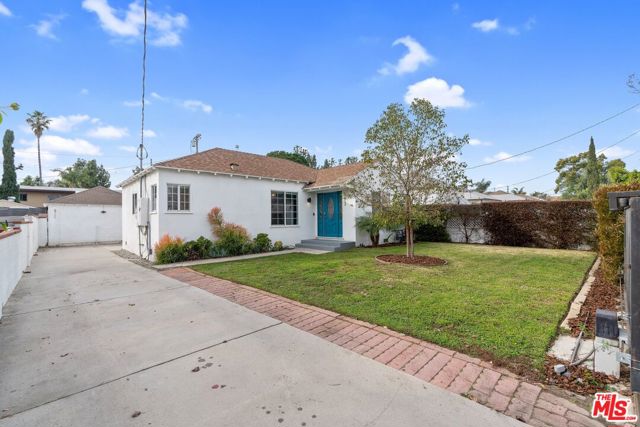 6713 Saint Clair Avenue, North Hollywood CA: https://media.crmls.org/mediaz/0c292fea-12de-4b8b-9ba6-6b6e4e0e2a4e.jpg