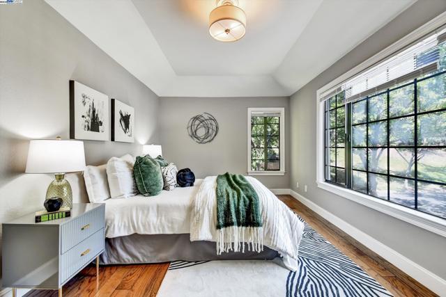 246 Canyon Woods Way, San Ramon CA: https://media.crmls.org/mediaz/0c296929-116a-4272-a8cf-80e371b5e46d.jpg