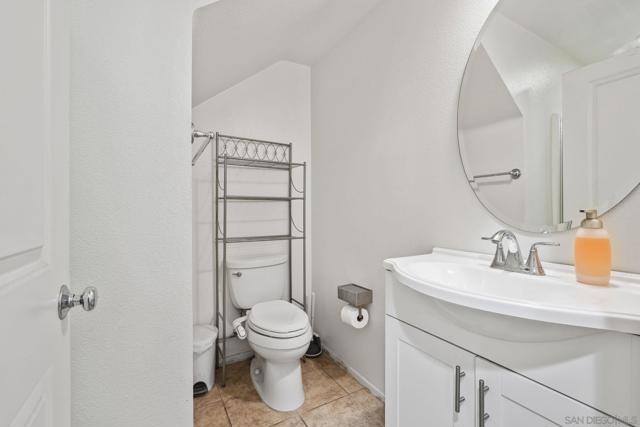 219 Antoni Gln, Escondido CA: https://media.crmls.org/mediaz/0c298c1a-8949-4876-9a47-e51cb8531049.jpg