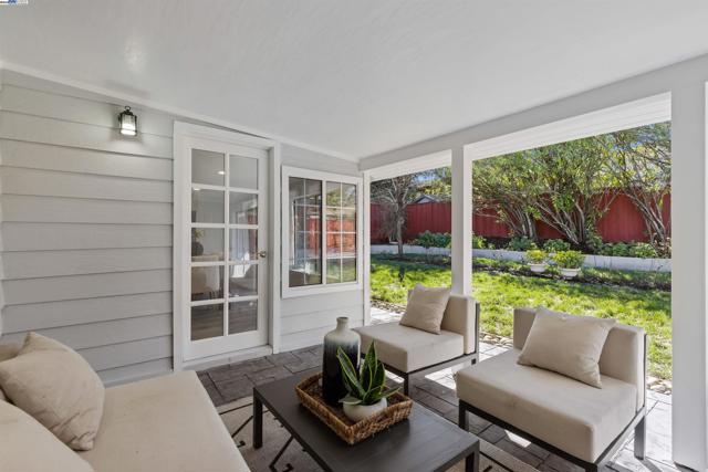 1692 Maryland St, Redwood City CA: https://media.crmls.org/mediaz/0c29d84e-5da0-436f-a0d3-4f0b4d84a0f9.jpg