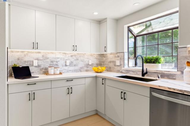 37807 Lobelia Dr, Newark CA: https://media.crmls.org/mediaz/0c2a0bb3-3eae-40f4-831f-bd08edc62a8f.jpg